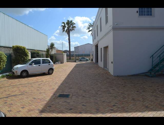 650M² WAREHOUSE FOR SALE IN KILLARNEY GARDENS